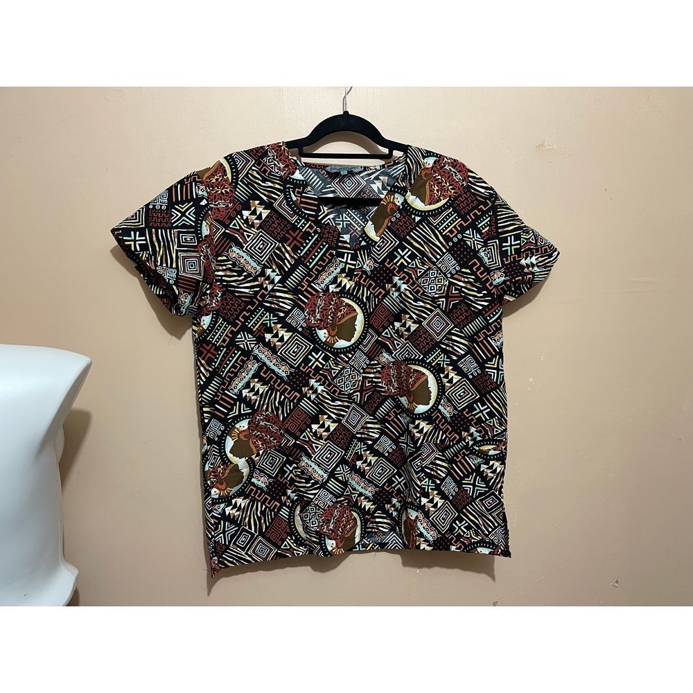 Bannock Court‎ Tribal Print Short Sleeve Medical Scrub Top Geo Pattern Aztec  L